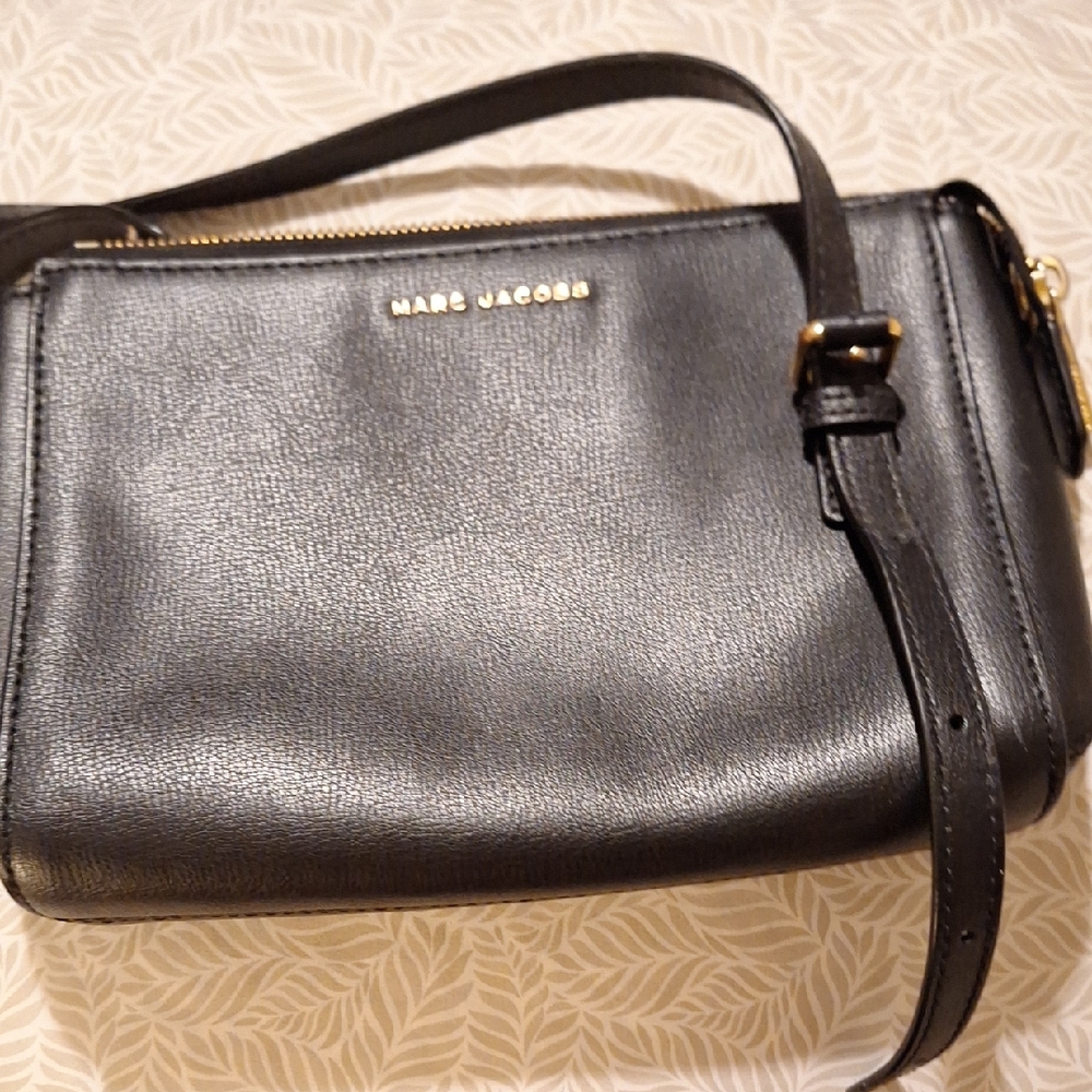 Marc Jacobs Elegant Black Crossbody Bag